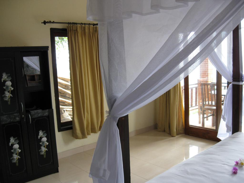 Bukit Indah Homestay Amed Pokoj fotografie
